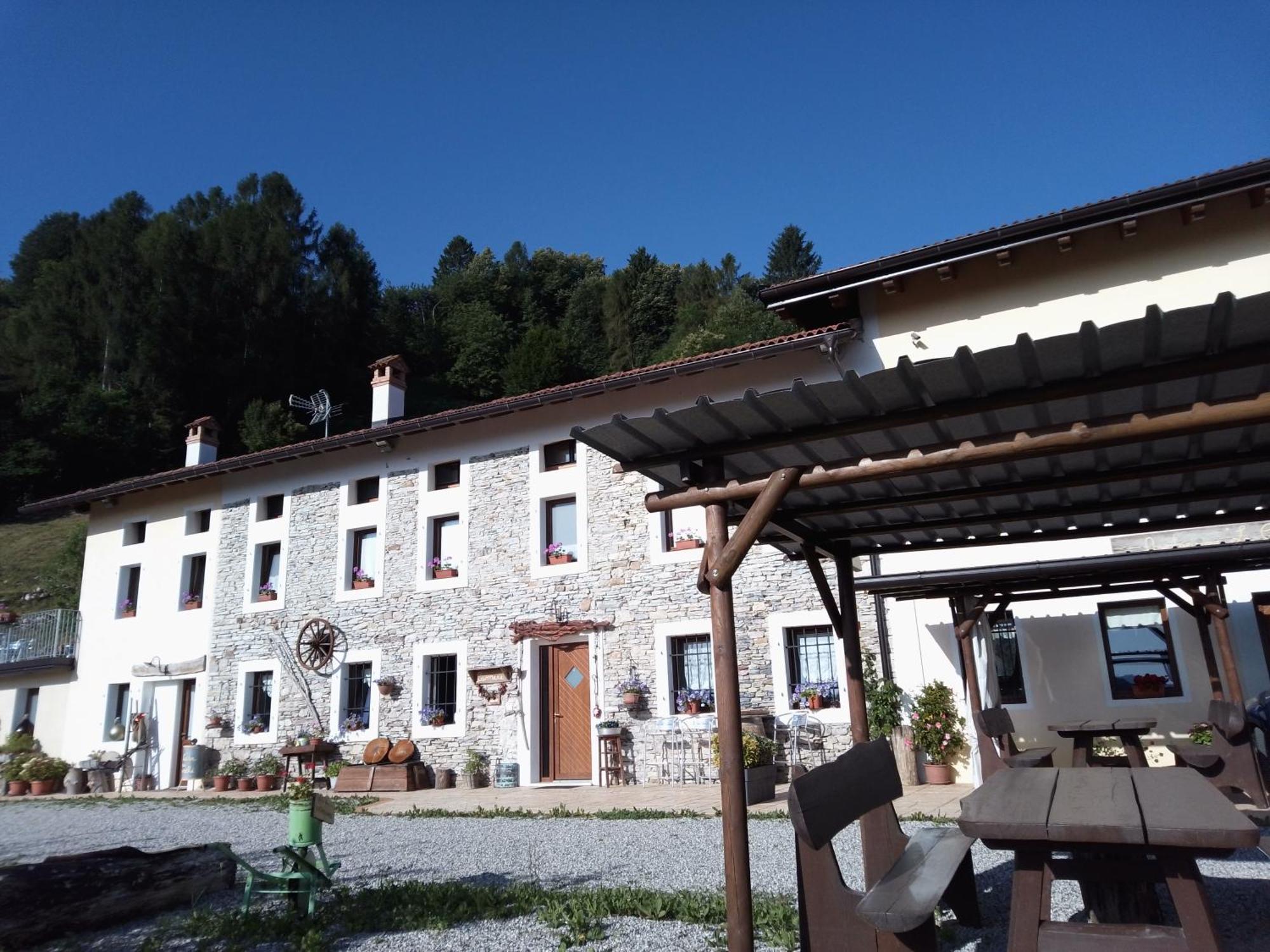 Agriturismo La Casa Nei Boschi Colderu 外观 照片